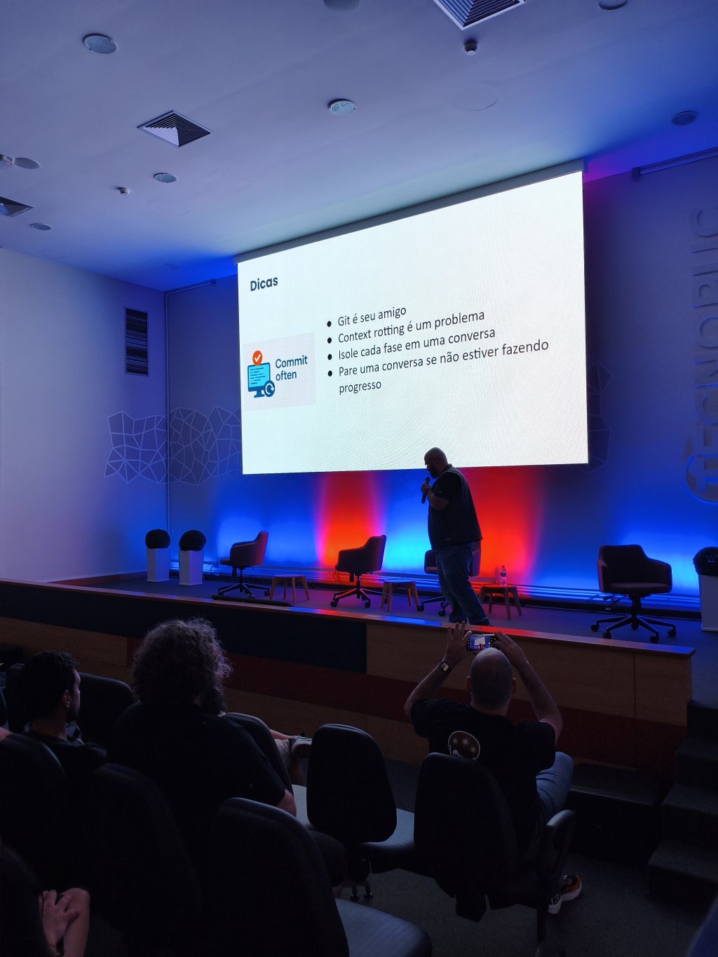 d8ac9451-6fef-4584-a4b6-b5330aebe7f1