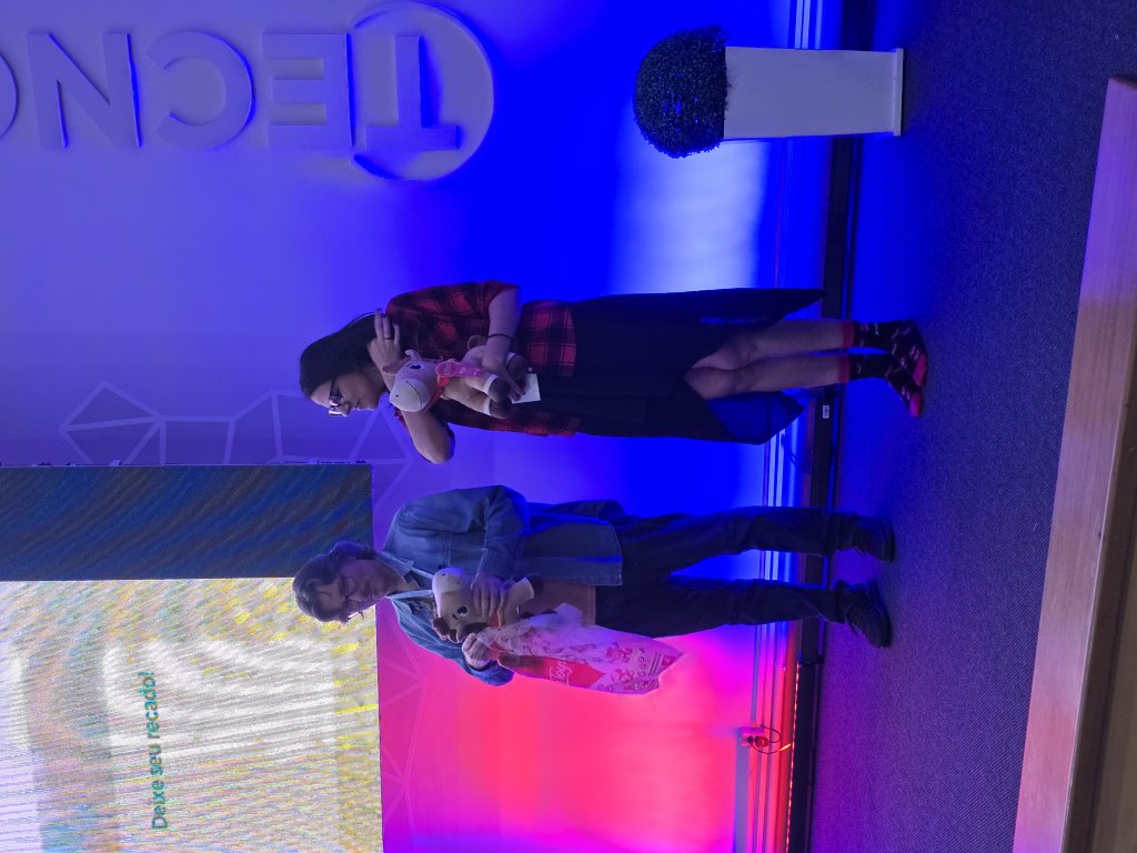 812b61e0-925c-4c46-b408-36030bae1052